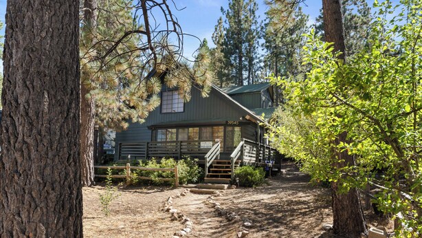 Front of property - The Lakehouse Cabin (Big Bear Lake)