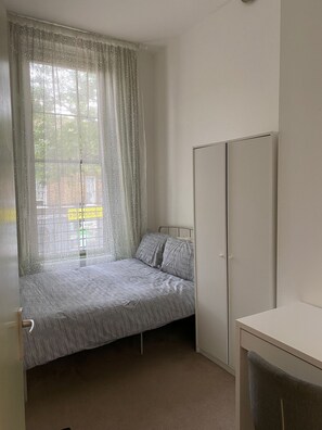 4 soverom, strykejern/-brett, wi-fi og sengetøy