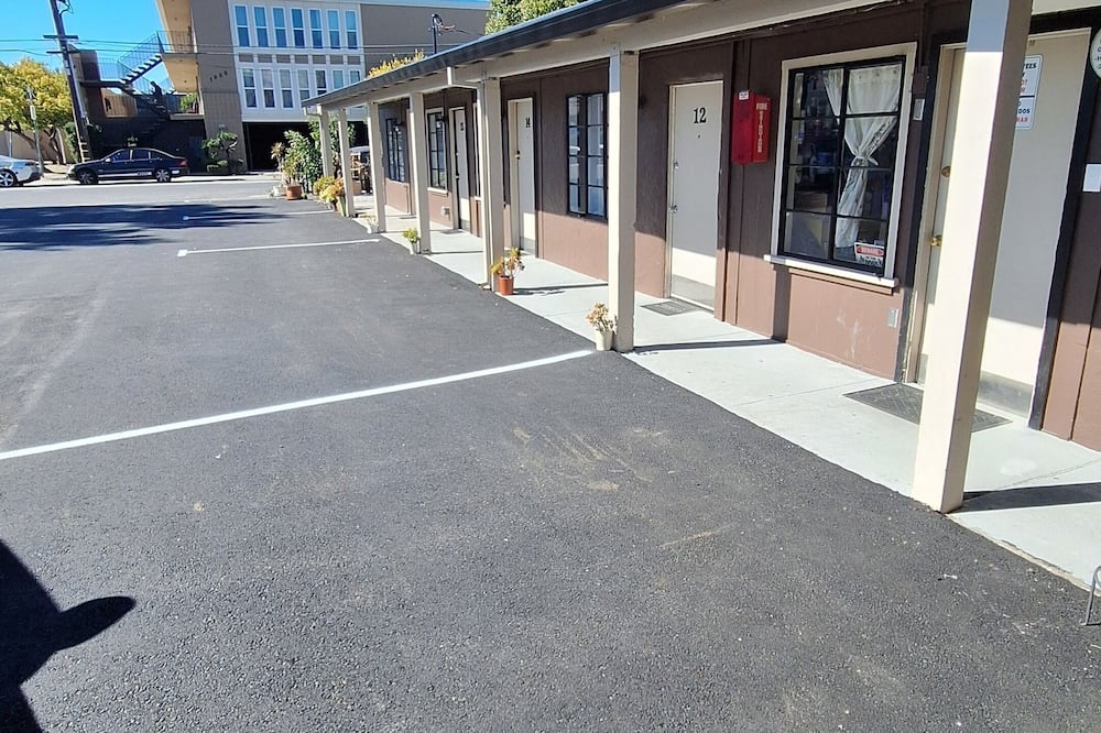 Garden Motel Redwood City CA