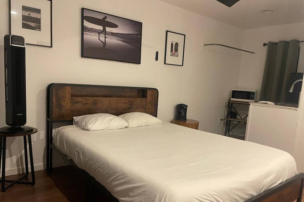 Desk, free WiFi, bed sheets