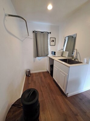 Habitación económica | Wifi gratis y ropa de cama