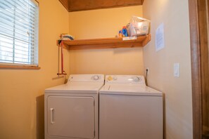 Kabin Basic | Laundry