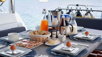 Free daily continental breakfast