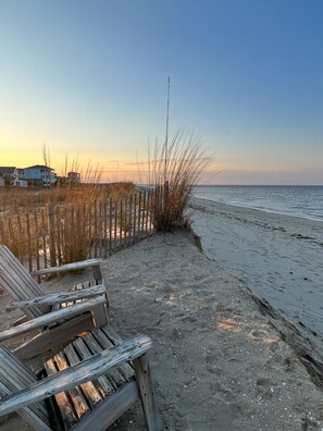 Beach - Spacious, pet friendly 5-bedroom house on peaceful Broadkill Beach (Milton)