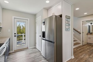 Interior - Spacious, pet friendly 5-bedroom house on peaceful Broadkill Beach (Milton)