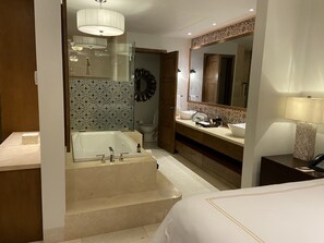 2 bedrooms, iron/ironing board, WiFi, bed sheets - GRAND SOLMAR, PACIFIC DUNES GOLF RESORT AND SPA, CABO MEXICO (Cabo San Lucas)