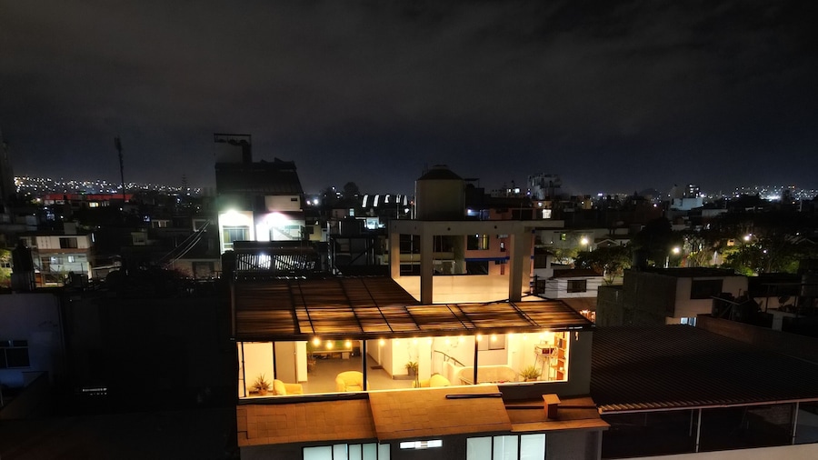 Av. Carlos Valderrama 690