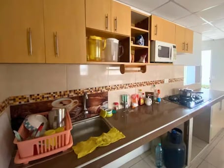 Refrigerador, silla alta para bebés