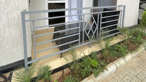 Luxury Apartment, 1 Bedroom, Hill View | Terrace/patio - Muyenga (Kampala)