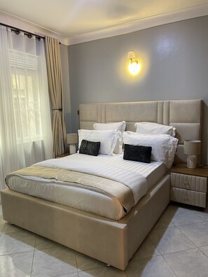 Luxury Apartment, 1 Bedroom, Hill View | 1 bilik tidur, seterika/papan seterika, Wi-fi percuma, cadar katil 