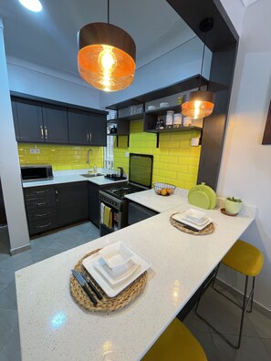 Luxury Apartment, 1 Bedroom, Hill View | Private kitchen - Muyenga (Kampala)