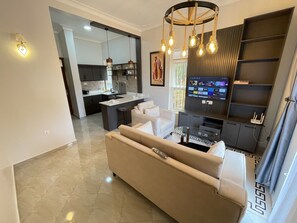 45 inci sebuah televisyen pintar dengan digital, TV, Netflix