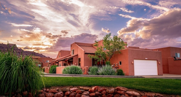 Exterior - Gorgeous Moab Condo with a Huge Garage (Moab)
