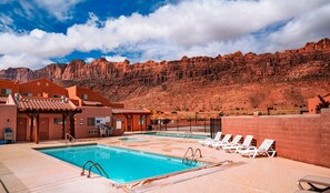 Outdoor pool - Gorgeous Moab Condo with a Huge Garage (Moab)