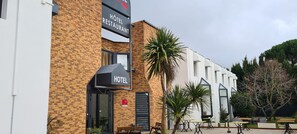 Exterior - Hôtel L'Etoile - Airport - A61 (Carcassonne)