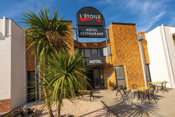 Exterior - Hôtel L'Etoile - Airport - A61 (Carcassonne)