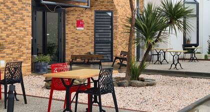 HĂŽtel L'Etoile - Airport - A61