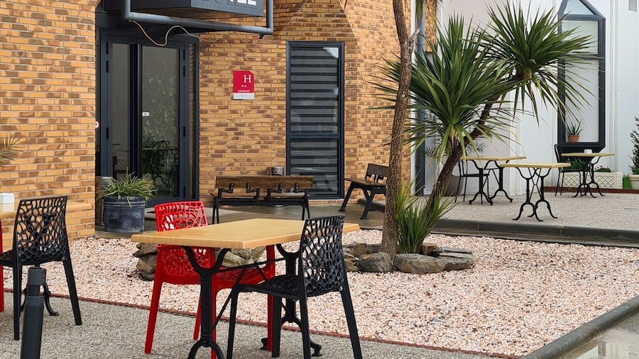 Hôtel L'Etoile - Airport - A61