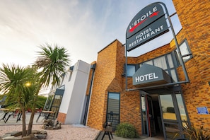 Πρόσοψη καταλύματος