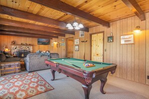 Cabaña básica | Área de sala de estar