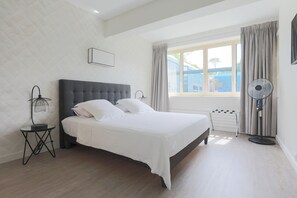 2 slaapkamers, een strijkplank/strijkijzer, gratis wifi, beddengoed