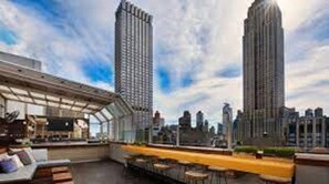 Outdoor dining - Marriott Vacation Club Pulse, New York (New York)