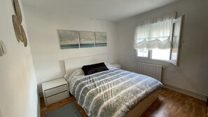 3 bedrooms, WiFi, bed sheets