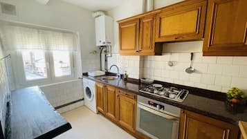 Wasserkocher mit Kaffee-/Teezubehör