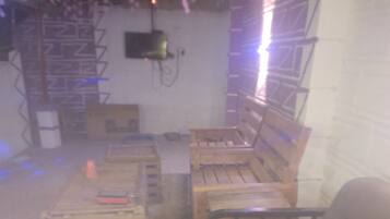 2 bar/lounge