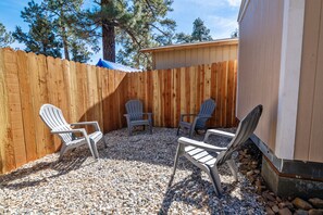 BBQ/picnic area - Maple Lane Lodge (Sugarloaf)