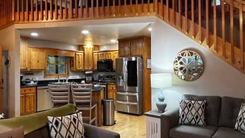 Smart TV, fireplace, computer monitors