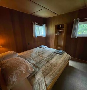 4 Schlafzimmer, Schreibtisch, Bügeleisen/Bügelbrett, Reisekinderbett