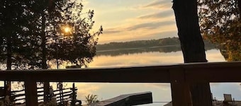 Relaxing cottage along the Trent Severn waterway! Pet-friendly, wifi, amentities