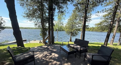 Relaxing cottage along the Trent Severn waterway! Pet-friendly, wifi, amentities
