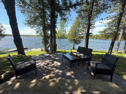 Relaxing cottage along the Trent Severn waterway! Pet-friendly, wifi, amentities