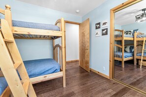 3 habitaciones, wifi gratis y ropa de cama