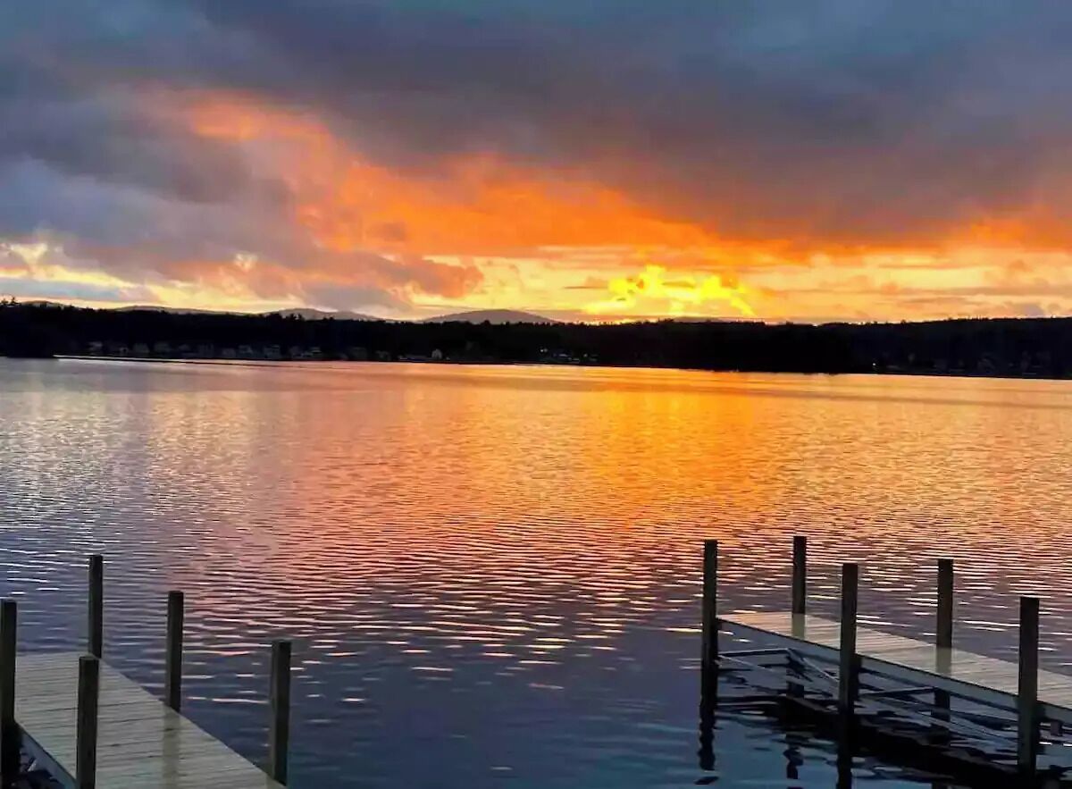 Luxe waterfront on Paugus Bay w/ PVT Dock, Fireplace, Pvt Deck, Sonos, Sleeps 10