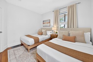 5 bedrooms, iron/ironing board, free WiFi, bed sheets