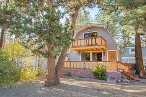 Front of property - The Duran Cabin (Big Bear City)