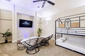 6 Schlafzimmer, Bügeleisen/Bügelbrett, Reisekinderbett, WLAN