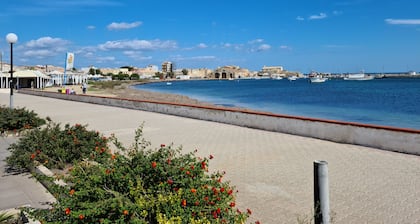 Luxury and privacy at the gates of the magical village of Marzamemi.
