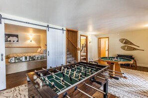 Games room - Bear Claw Cabin (Big Bear Lake)