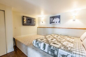 Basic Cabin - Bear Claw Cabin (Big Bear Lake)