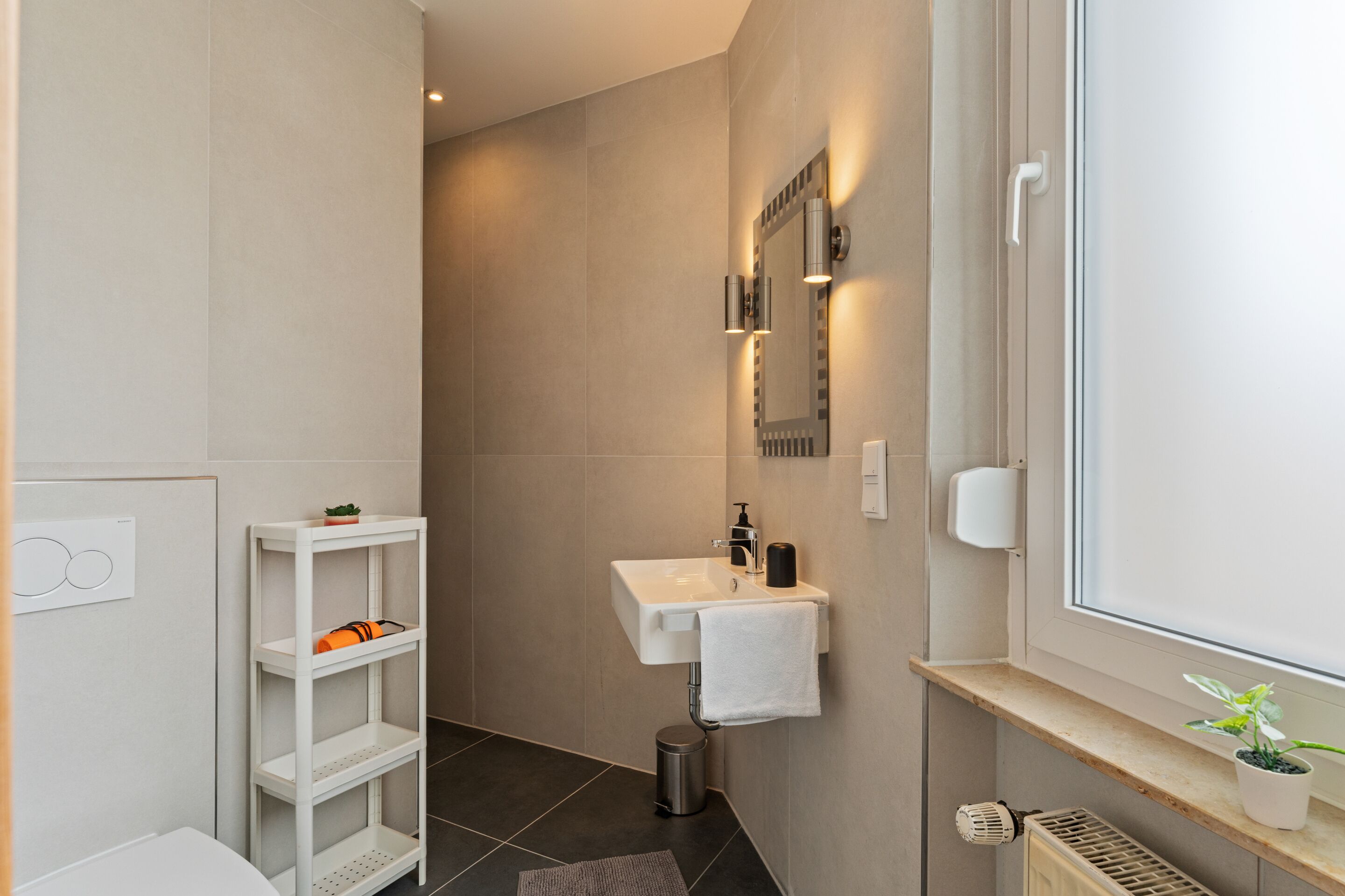 Superior-Vierbettzimmer, eigenes Bad | Badezimmer | Dusche, Haartrockner