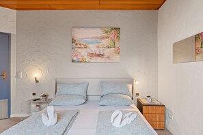 Muebles diferentes, sistema de insonorización y wifi gratis 