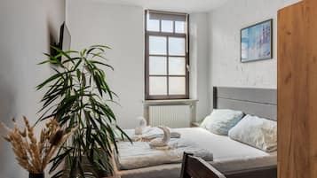 1 bedroom, individually furnished, soundproofing, free WiFi