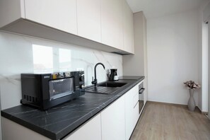 Microwave, dishwasher