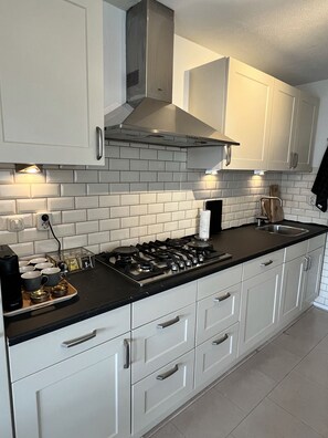 電子レンジ、オーブン、コンロ