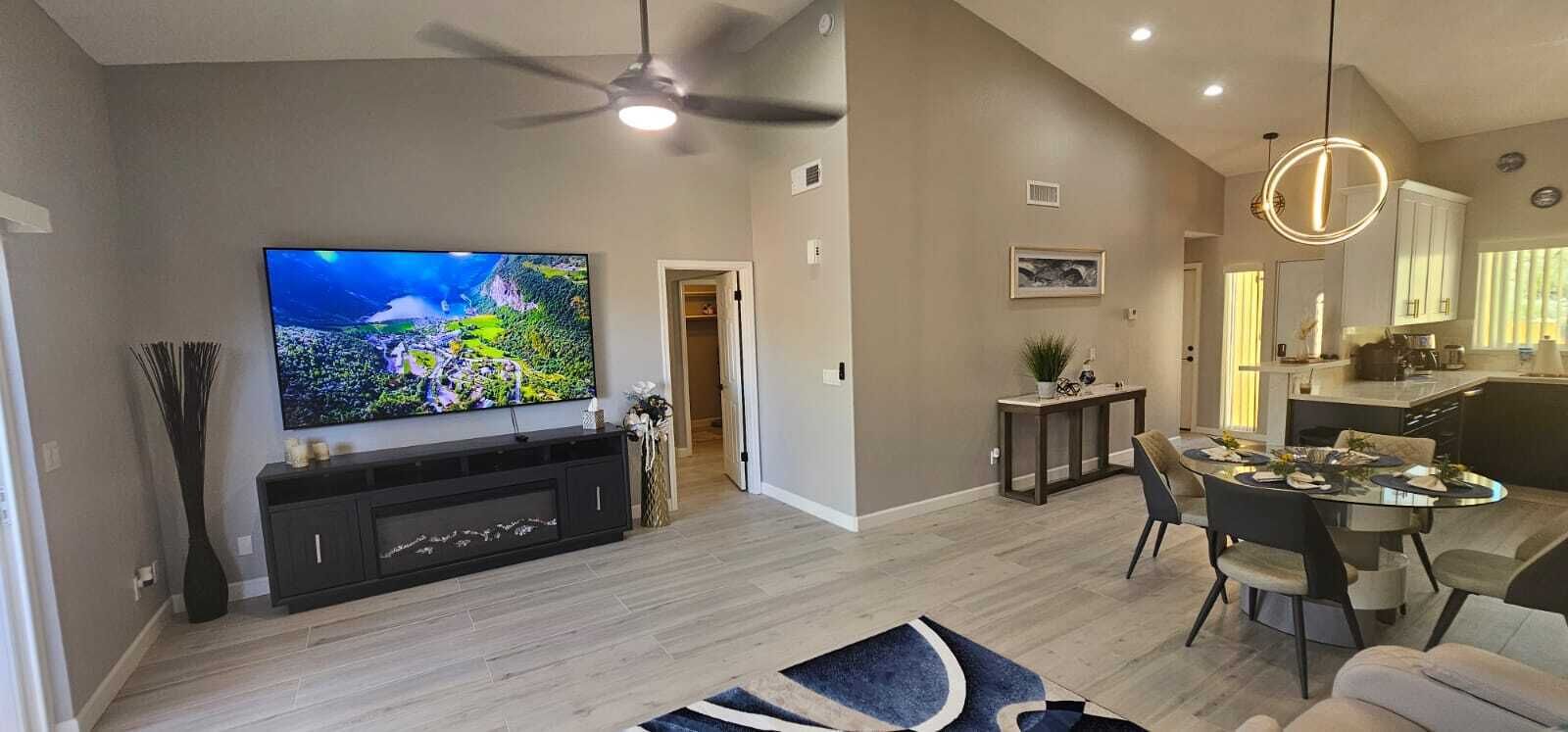 2 Bedroom Fountain Hills Retreat w Jacuzzi ,Pet Friendly!