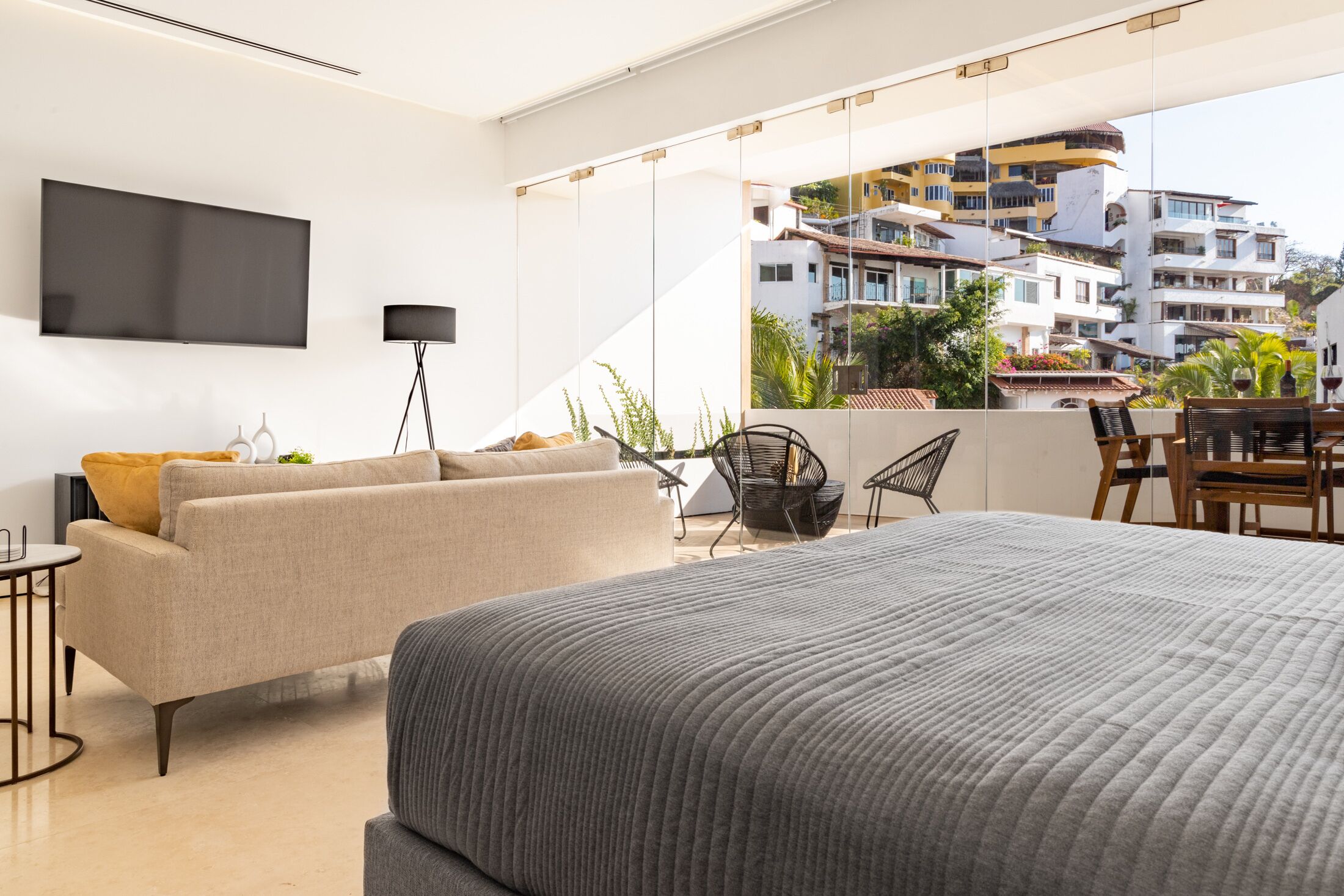 2 bedrooms, in-room safe, iron/ironing board, free WiFi